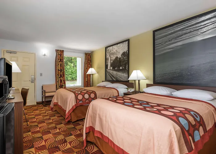 Super 8 By Wyndham Fayetteville