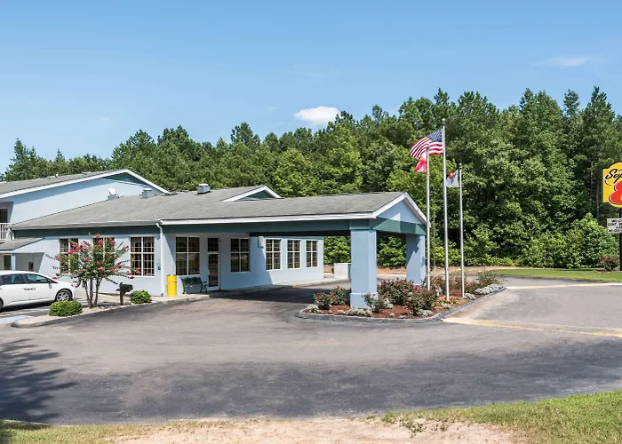 Super 8 By Wyndham Fayetteville