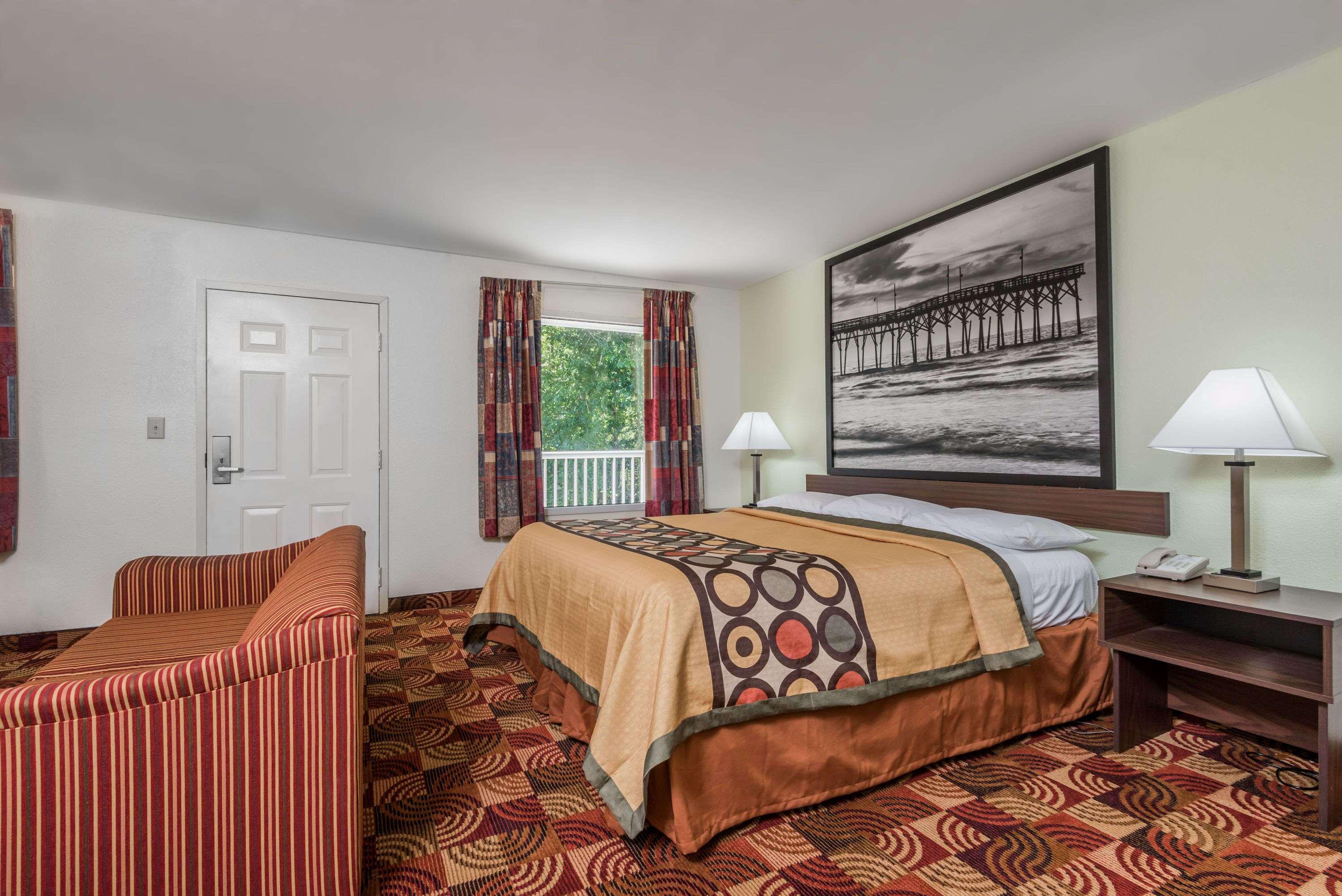Super 8 By Wyndham * Fayetteville