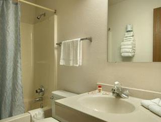 Super 8 By Wyndham Fayetteville