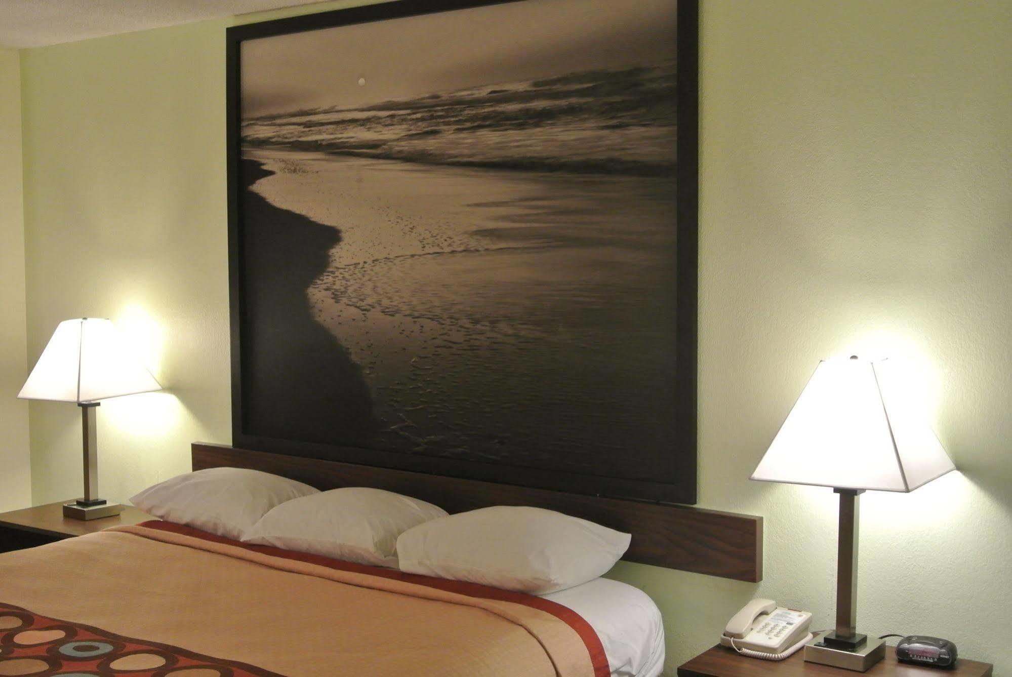 Super 8 By Wyndham *