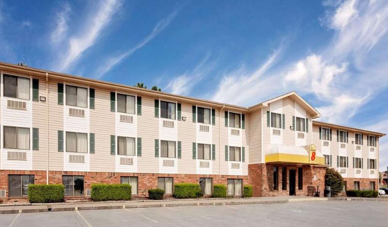 Super 8 By Wyndham * Fayetteville